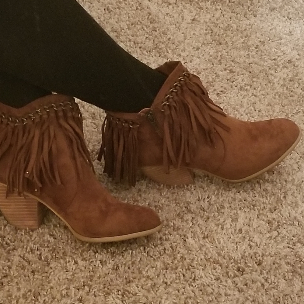 Boots with fringe women's size 8 1/2